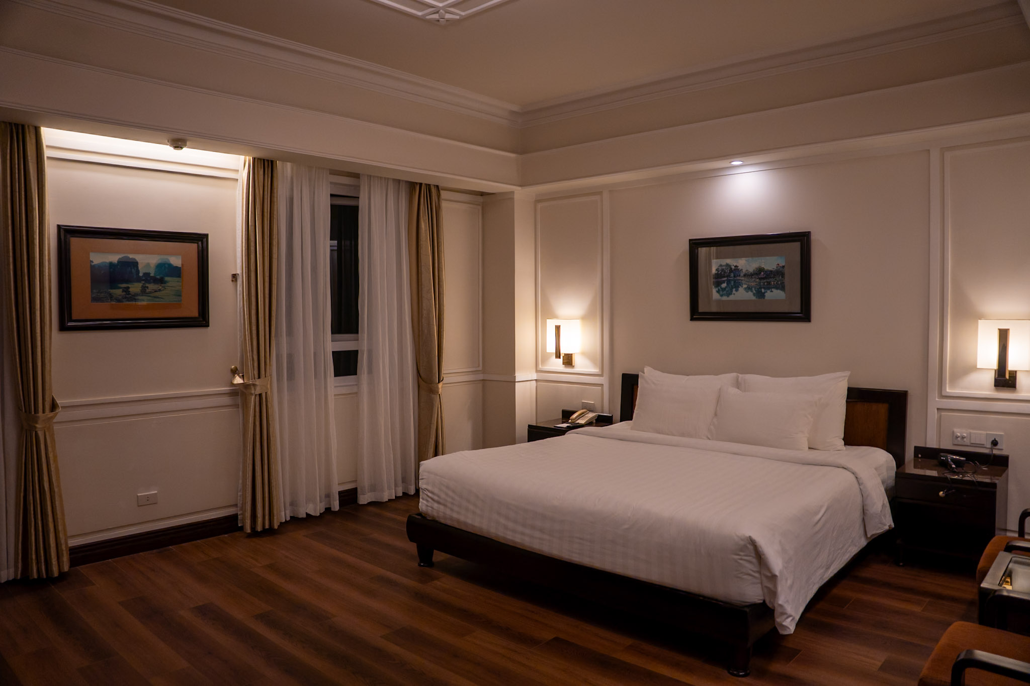 בזמן הטיול השינה במלונות 4 כוכבים - fareast 247